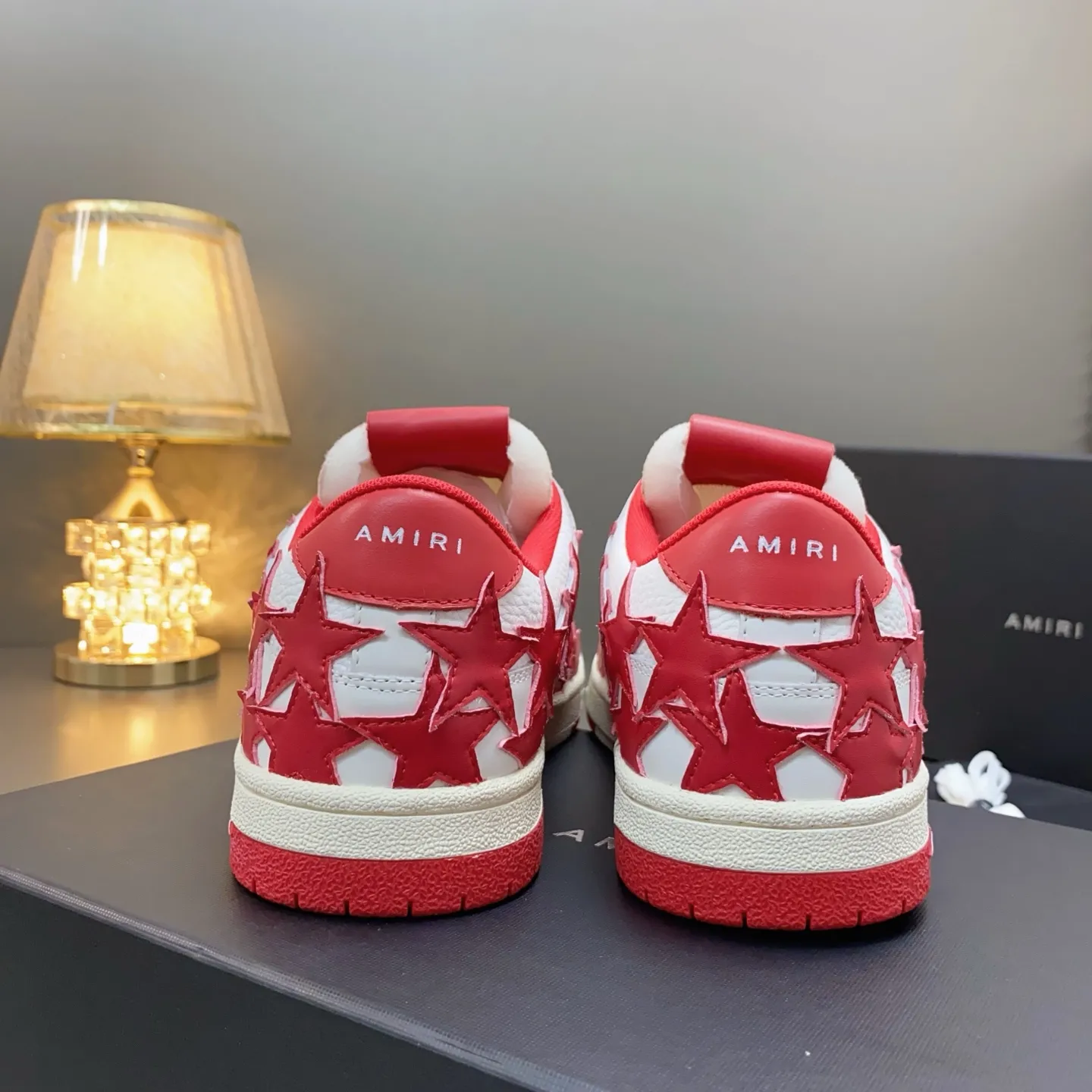 p620🐮🐮AMIRI 💧🌳Couple model💎 The latest The Pacific series Couple model Bone Star Casual sneakers Skateboard shoes ✔️ AMIRI's Pacific shoes are a sneaker that combines luxury and street style. Many celebrities and Internet celebrities have the same style. Its design and workmanship are very elegant. Made of high-grade cow leather, soft to the touch and highly durable 💘💍Fabric: Original customized imported first-layer cowhide 💘💍Inner lining: Original customized breathable mesh lining 💘💍Feet: Original injection molded one-piece, comfortable and wear-resistant without tiring the feet 💘💍Outsole: Original 1:1 molded three-color sole Original outsole 💘💍Sole thickness: 3CM 💘💍Size: Female 35-40 Male 39-46 💘💍price; top version 💦Special remarks Remark: (Female size 34 40. Men’s size 38 45 46 is customized and cannot be returned or exchanged) Please note when placing an order! Thank you🤝🤝